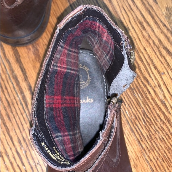 Clarks Brown Leather Chukka Boots size 8.5 main image 5
